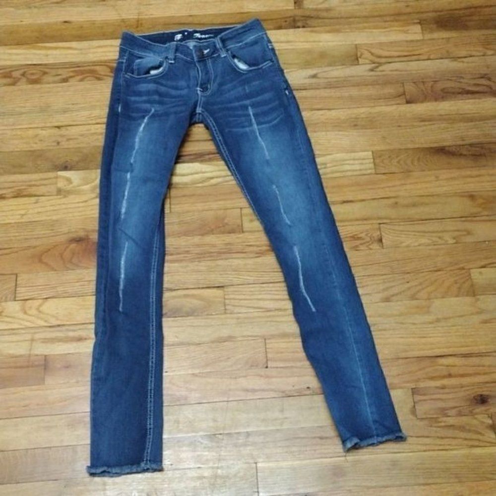 ❤️3/$15❤️ Fil Jeans Juniors sz 3